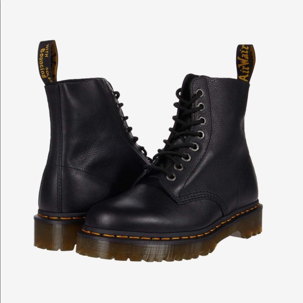 Dr. Martens Boots NEW